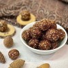 توپک خرما و بادام زمینی میان وعده ای بسیار خوشمزه و ساده