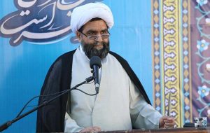  کنایه امام جمعه کیش به سران فتنه؛ از ترامپ یاد بگیرید